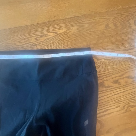 Lululemon Smooth Stride Mesh Crops size 6 Black - Picture 8 of 12